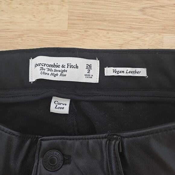 Abercrombie & Fitch The 90s Straight Ultra High Rise Vegan Leather Pants Size 26 - Picture 3 of 13